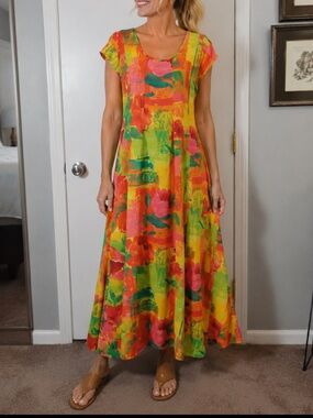 Jam’s World Vibrant Multi-Color Rose Fusion Floral Hawaiian Maxi Dress. Size XL.